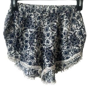 NWT POL Blue Paisley Cotton Blend Pull On Shorts Pockets Pompoms Size Small